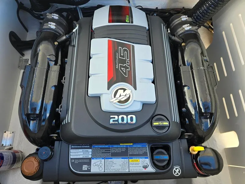 Slide: The Image of Mercruiser 4.5L MPI 200 horsepower V6 A2 engine - 8