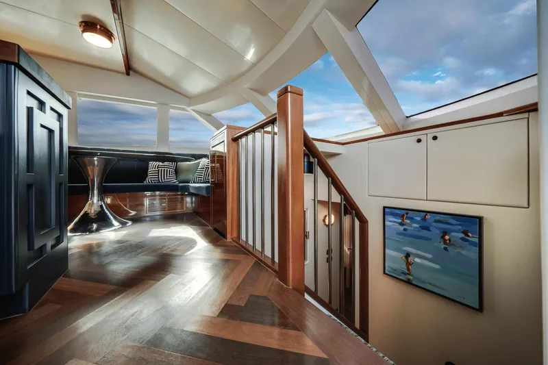 Slide: The Image of Hatteras 60 MY 2018 - 30