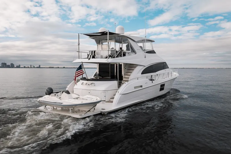 Slide: The Image of Hatteras 60 MY 2018 - 5