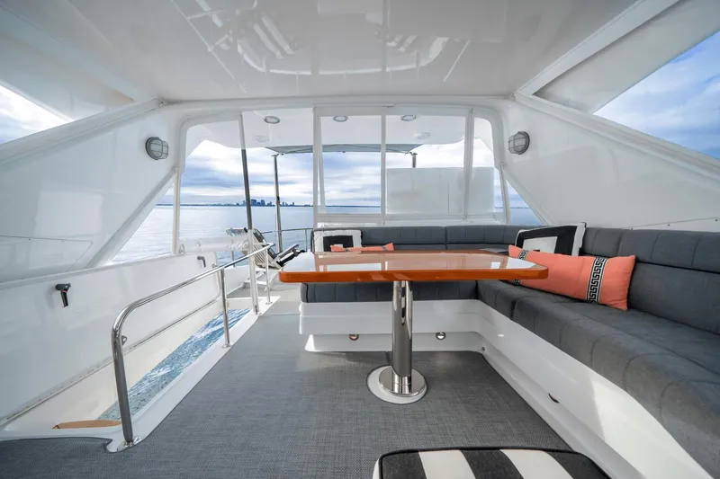 Slide: The Image of Hatteras 60 MY 2018 - 55