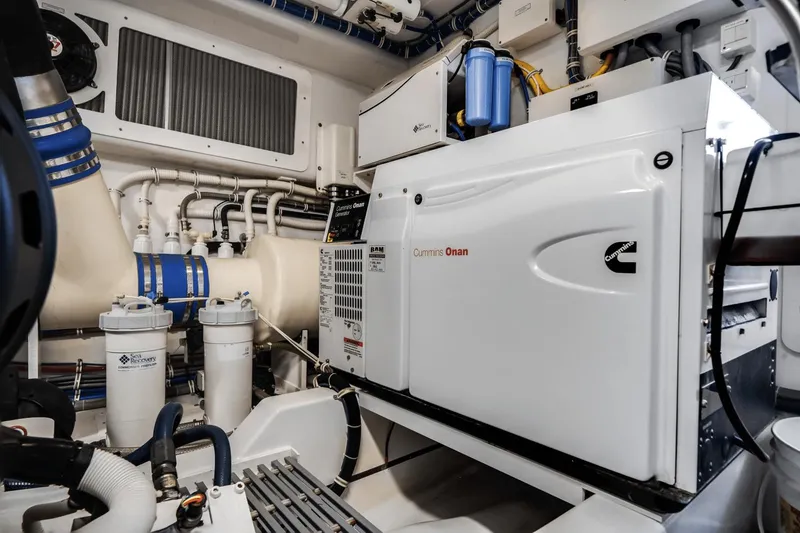 Slide: The Image of Hatteras 60 MY 2018 - 69