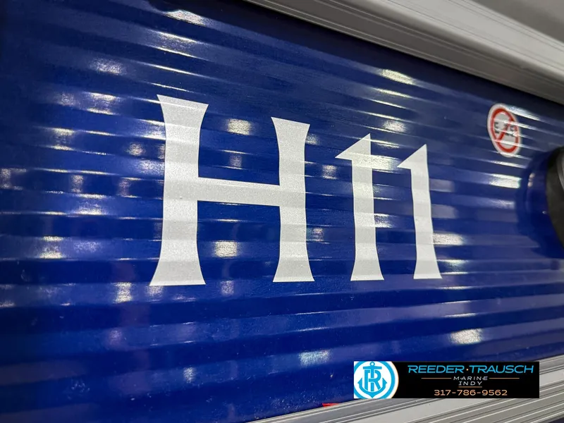 Slide: The Image of Bennington 208 SL 2023 - 50