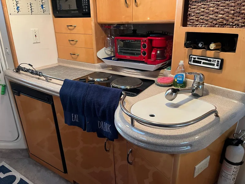 Slide: The Image of Larson 330 Cabrio - Galley - 4