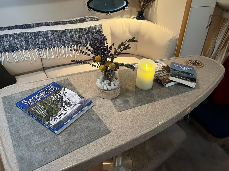 Slide: The Image of Larson 330 Cabrio - Salon Table - 6