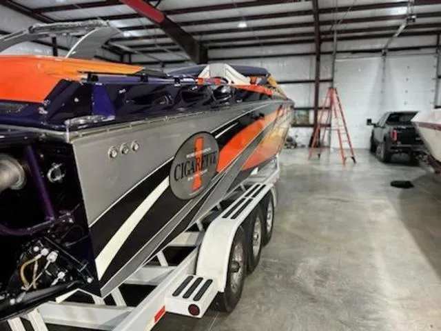 Slide: The Image of Cigarette 38 Top Gun 2005 - 5