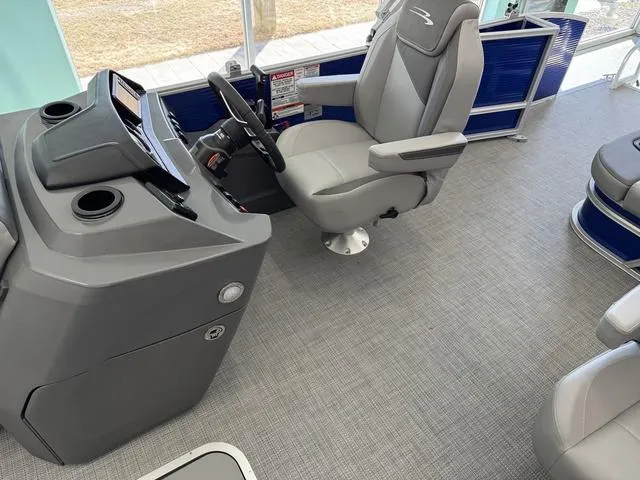 Slide: The Image of Bennington S Swingback 22 SSB 2025 - 12