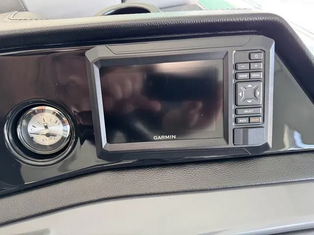 Slide: The Image of Bennington S Swingback 22 SSB 2025 - 17