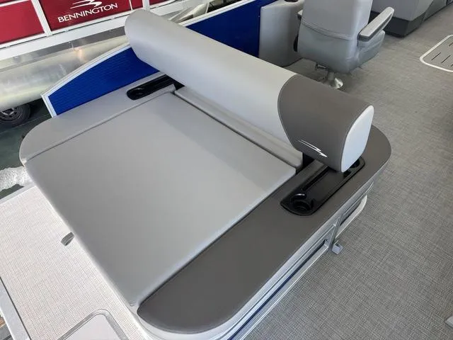 Slide: The Image of Bennington S Swingback 22 SSB 2025 - 7