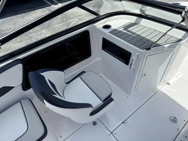 Slide: The Image of Yamaha SX195 2025 - 12