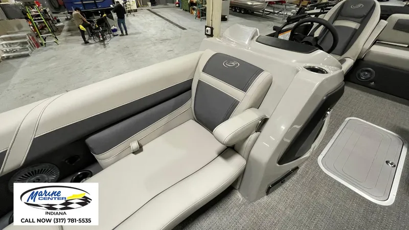 Slide: The Image of Barletta Cabrio 22UC 2025 - 12