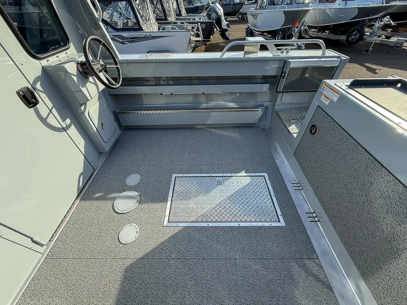 Slide: The Image of Hewescraft 220 Ocean Pro HT 2025 - 16