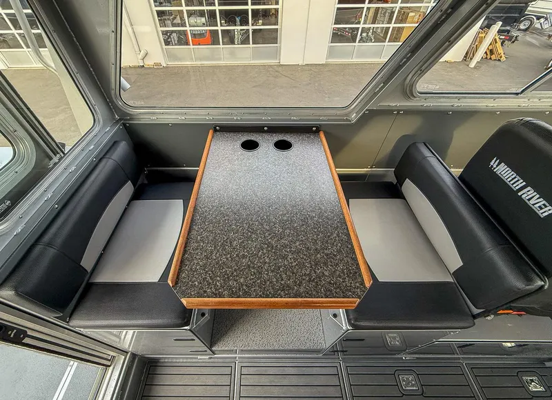 Slide: The Image of North River 2700 SXL 2022 - 15