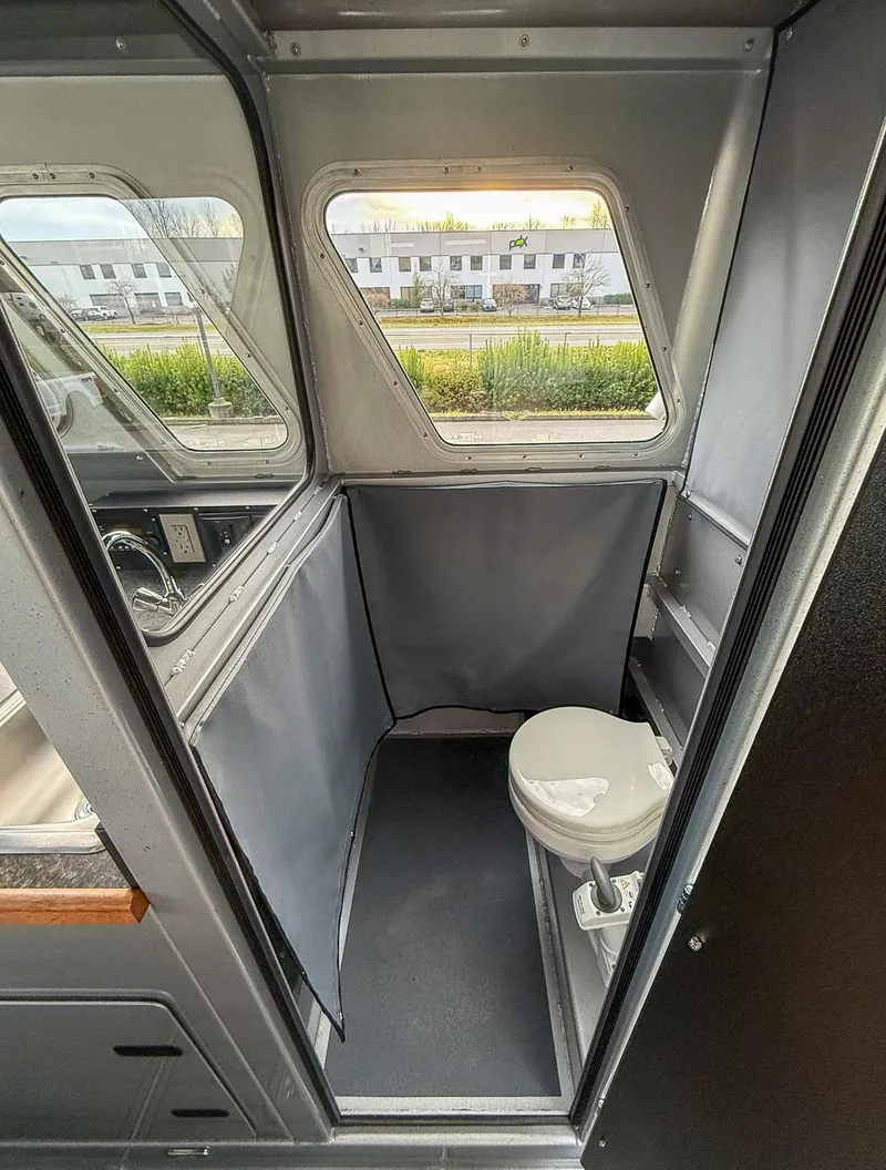 Slide: The Image of North River 2700 SXL 2022 - 17