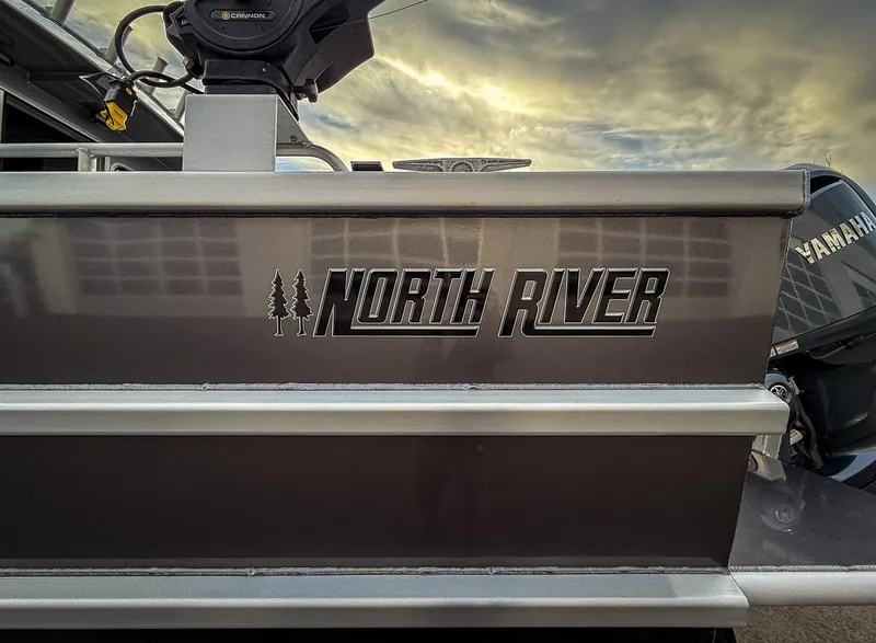 Slide: The Image of North River 2700 SXL 2022 - 25