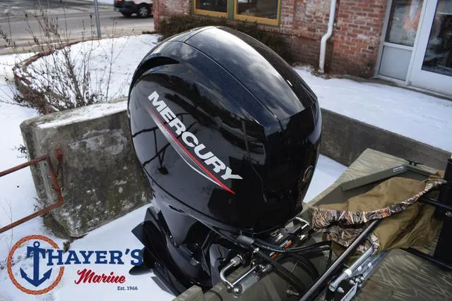 Slide: The Image of Mercury outboard motor on 2023 Tracker GRIZZLY® 2072 CC at Thayer's Marine. - 27
