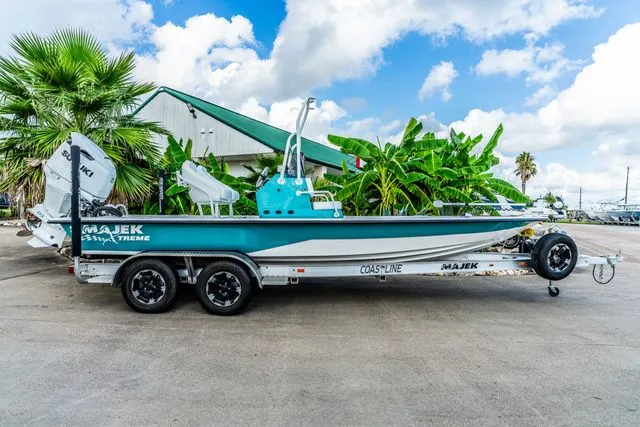 The Image of Majek 22 XTREME 2025 - 1