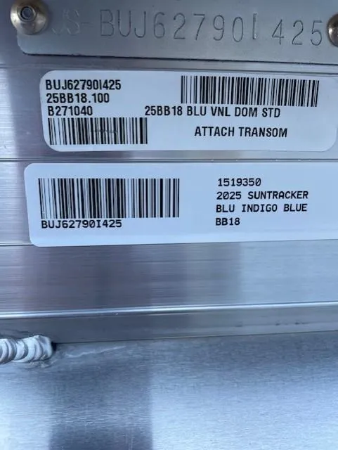 Slide: The Image of 2025 Sun Tracker Bass Buggy 18 DLX, Blu Indigo Blue, model details and barcodes. - 6