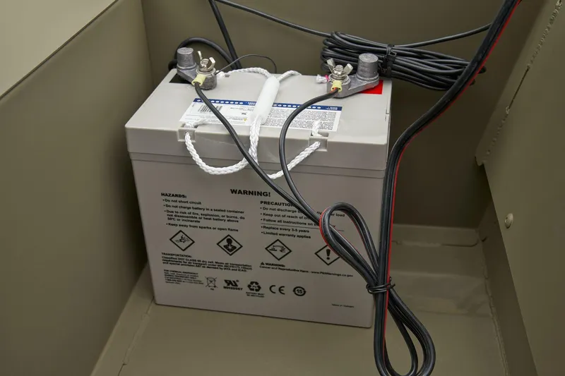 Slide: The Image of Tracker Grizzly 1436 Utility 2025 - 35