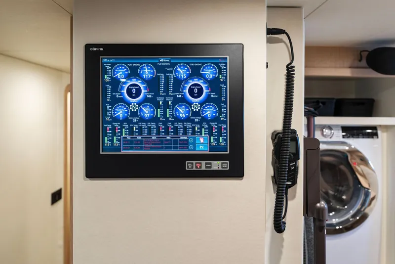 Slide: The Image of Riva 110' Dolcevita 2023 - 98