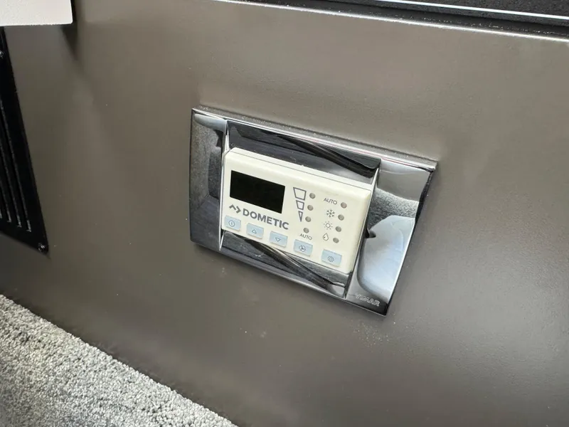 Slide: The Image of Formula 330 Crossover Bowrider I/O 2025 - 56