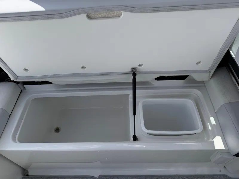 Slide: The Image of Formula 330 Crossover Bowrider I/O 2025 - 59