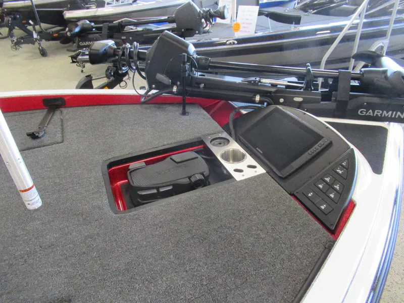 Slide: The Image of Caymas CX 20 PRO 2025 - 3