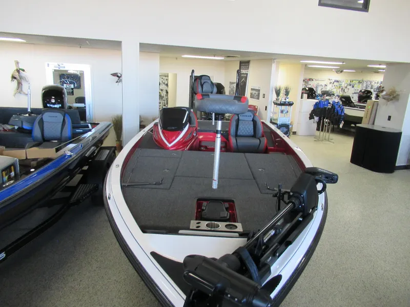 Slide: The Image of Caymas CX 20 PRO 2025 - 4