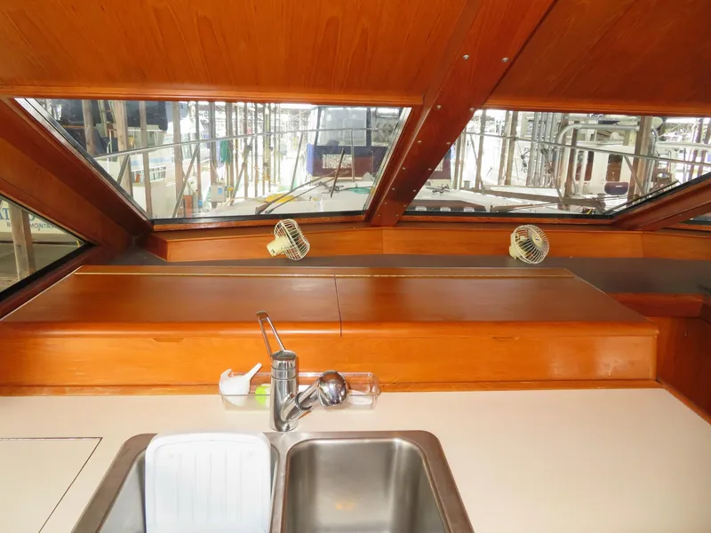 Slide: The Image of Ocean Alexander 48 Cockpit Motoryacht 1990 - 80