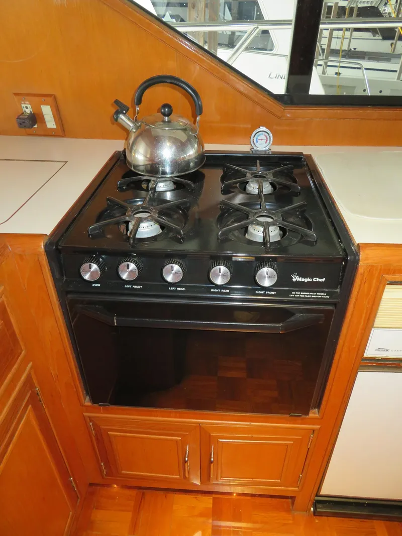 Slide: The Image of Ocean Alexander 48 Cockpit Motoryacht 1990 - 83