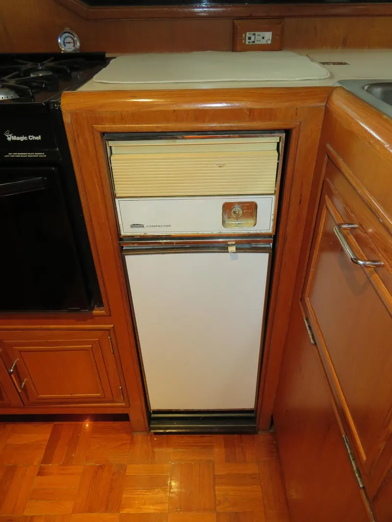 Slide: The Image of Ocean Alexander 48 Sedan 1990 - 84