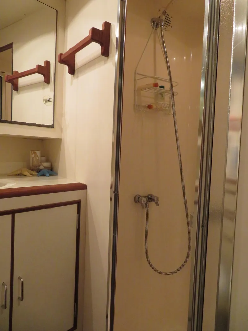 Slide: The Image of Ocean Alexander 48 Sedan 1990 - 99