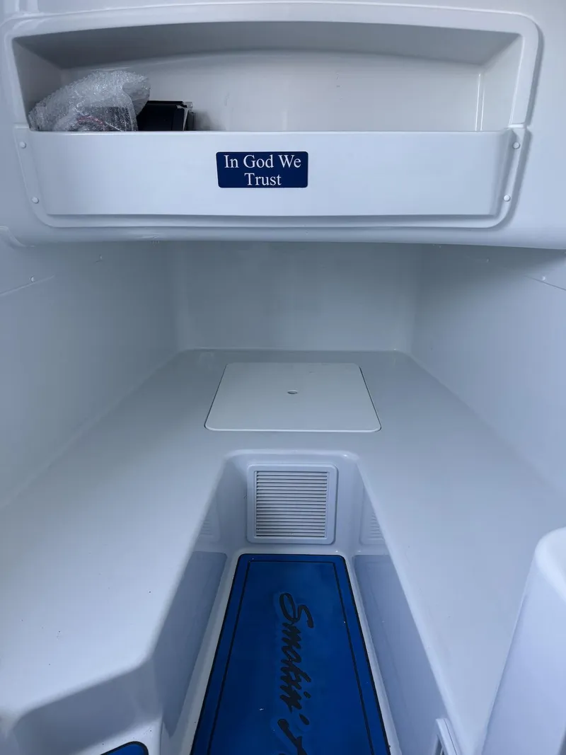 Slide: The Image of Yellowfin 42 Offshore 2022 - 13