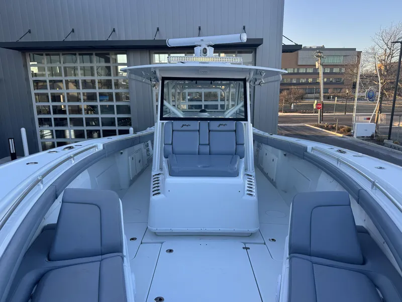 Slide: The Image of Yellowfin 42 Offshore 2022 - 5