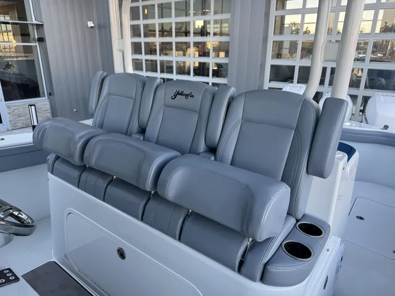 Slide: The Image of Yellowfin 42 Offshore 2022 - 9