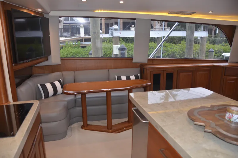 Slide: The Image of Viking 58 La Trinita-Dinette - 23