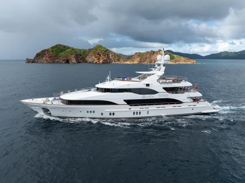 Slide: The Image of Benetti Benetti Vision 145 2011 - 1
