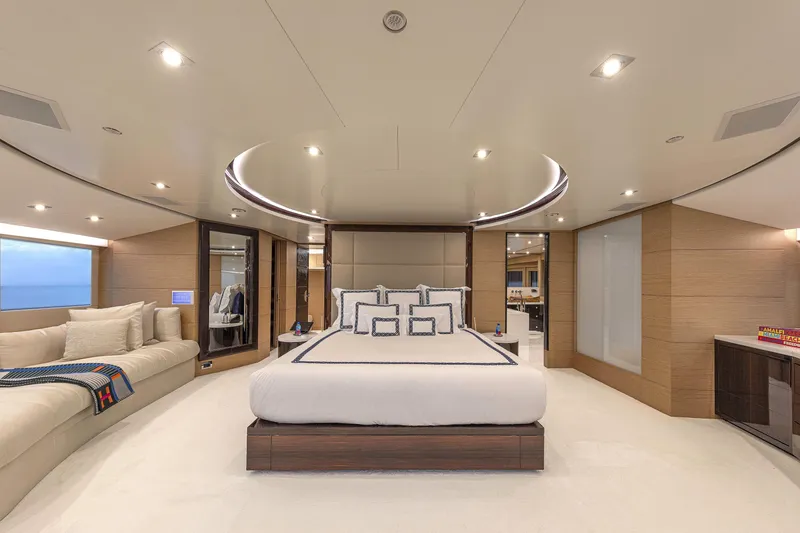 Slide: The Image of Benetti Benetti Vision 145 2011 - 12