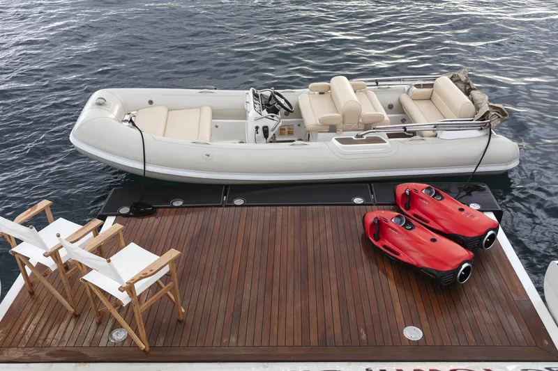 Slide: The Image of Benetti Benetti Vision 145 2011 - 36