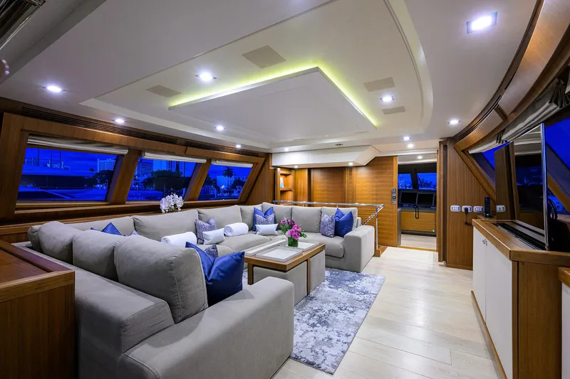 Slide: The Image of Custom Ferretti 124 Argento - Sky Lounge - 165