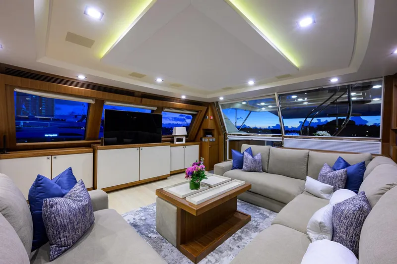 Slide: The Image of Custom Ferretti 124 Argento - Sky Lounge - 170