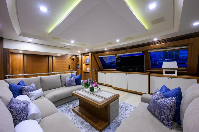 Slide: The Image of Custom Ferretti 124 Argento - Sky Lounge - 171