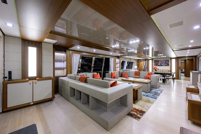 Slide: The Image of Custom Ferretti 124 Argento - Salon - 2