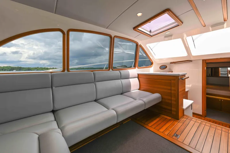 Slide: The Image of Salon - Port - 8