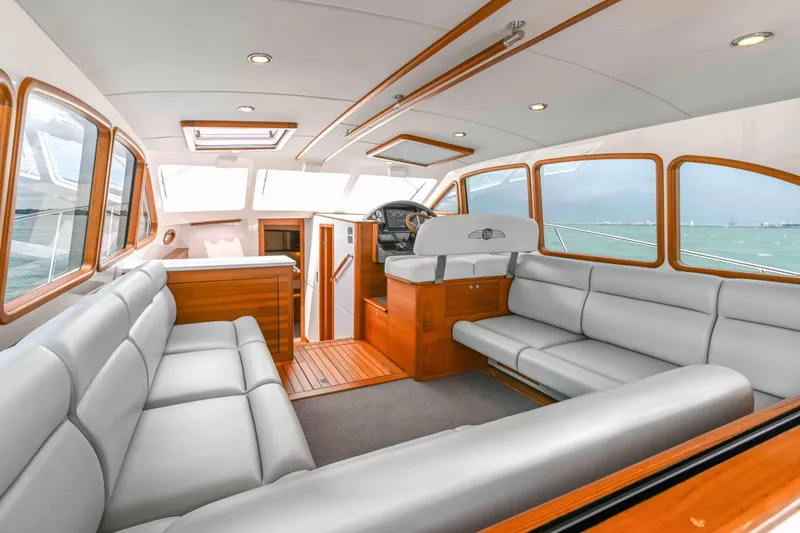 Slide: The Image of Salon - Fwd View - 9