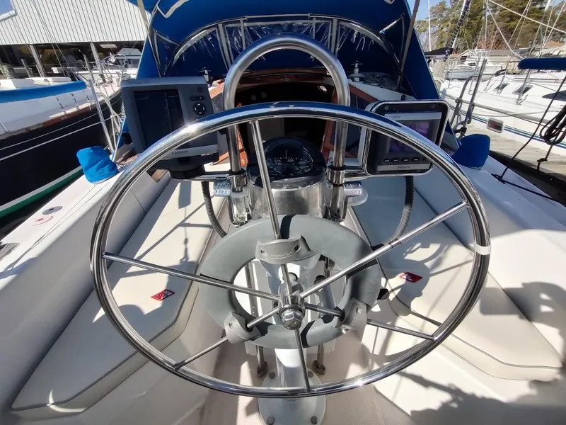 Slide: The Image of Catalina C-30 MKII 1990 - 21