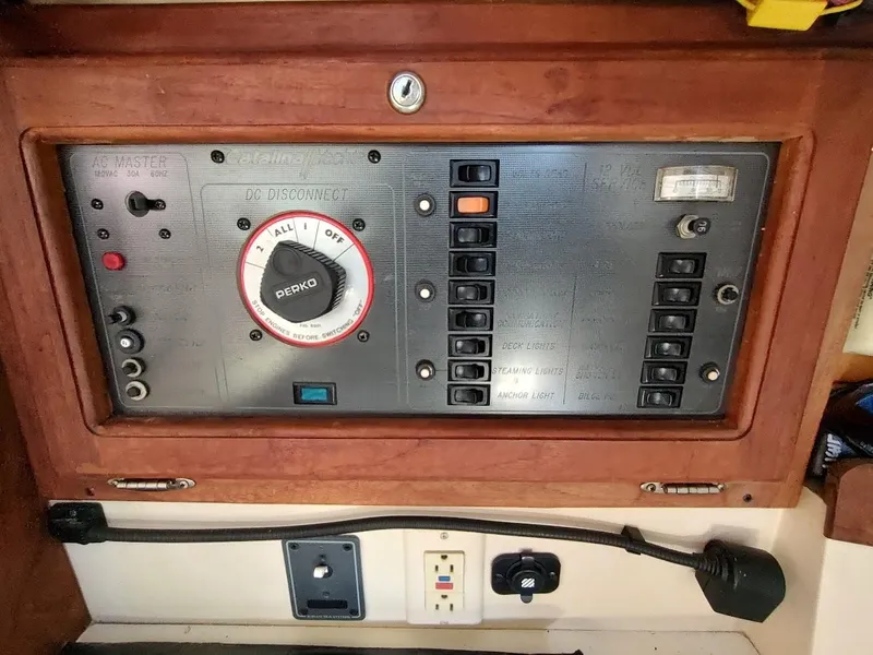 Slide: The Image of Catalina C-30 MKII 1990 - 69