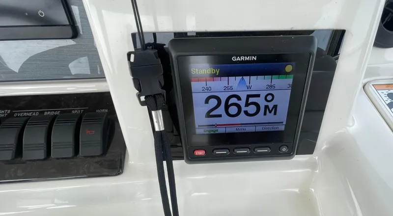 Slide: The Image of Garmin navigation display on 2005 Sea Ray 500 Sedan Bridge showing 265M heading. - 38