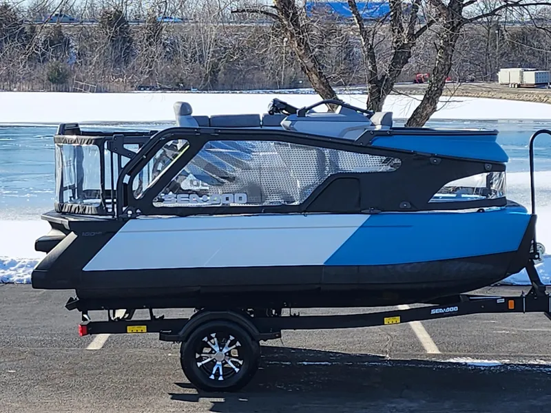 Slide: The Image of Sea-Doo Switch Compact 2022 - 0