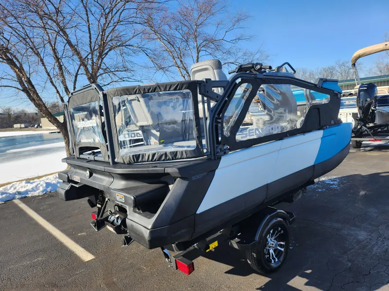 Slide: The Image of Sea-Doo Switch Compact 2022 - 1