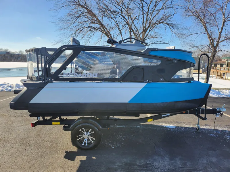 Slide: The Image of Sea-Doo Switch Compact 2022 - 10